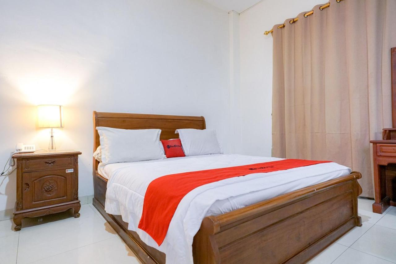 Reddoorz @ Avros Guest House Medan Exterior photo