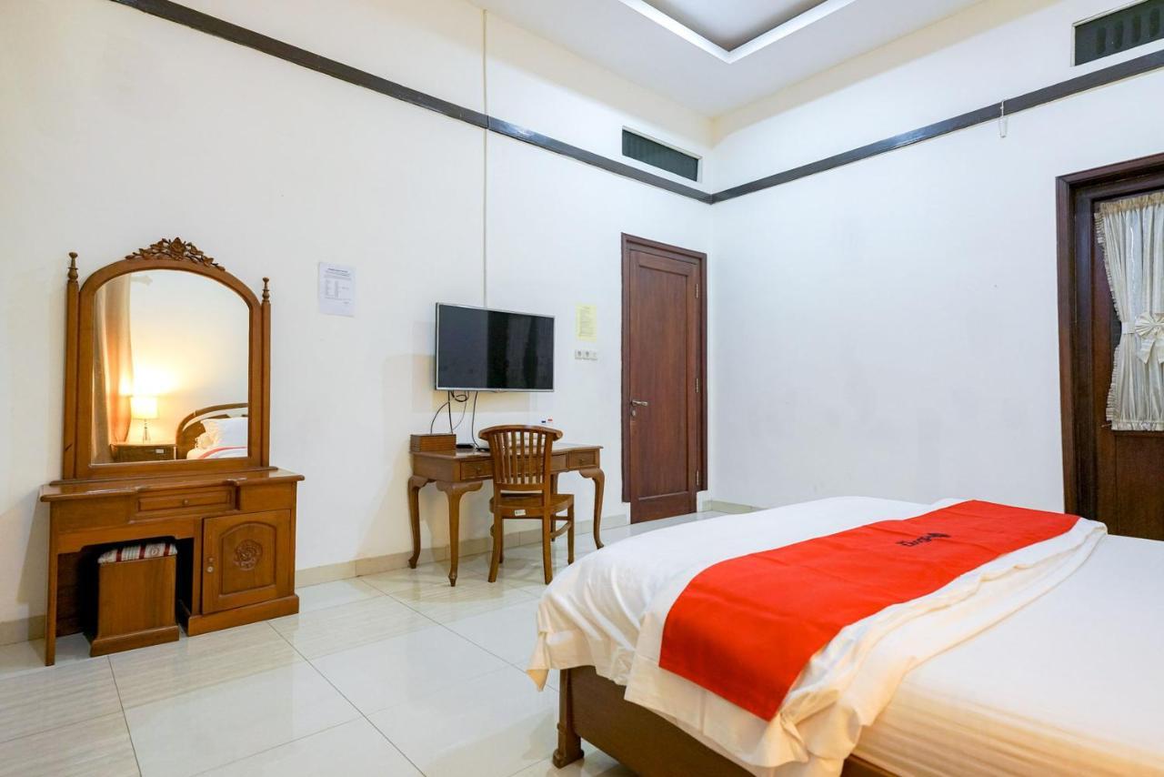 Reddoorz @ Avros Guest House Medan Exterior photo