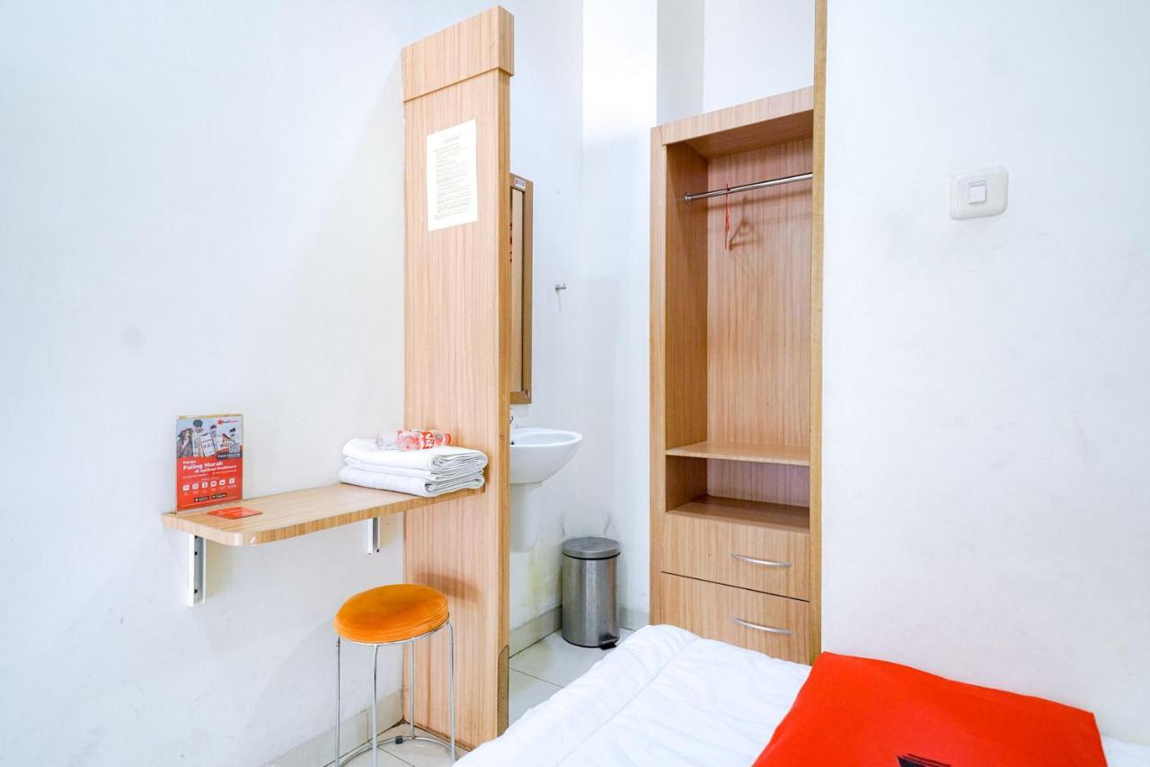 Reddoorz @ Avros Guest House Medan Exterior photo