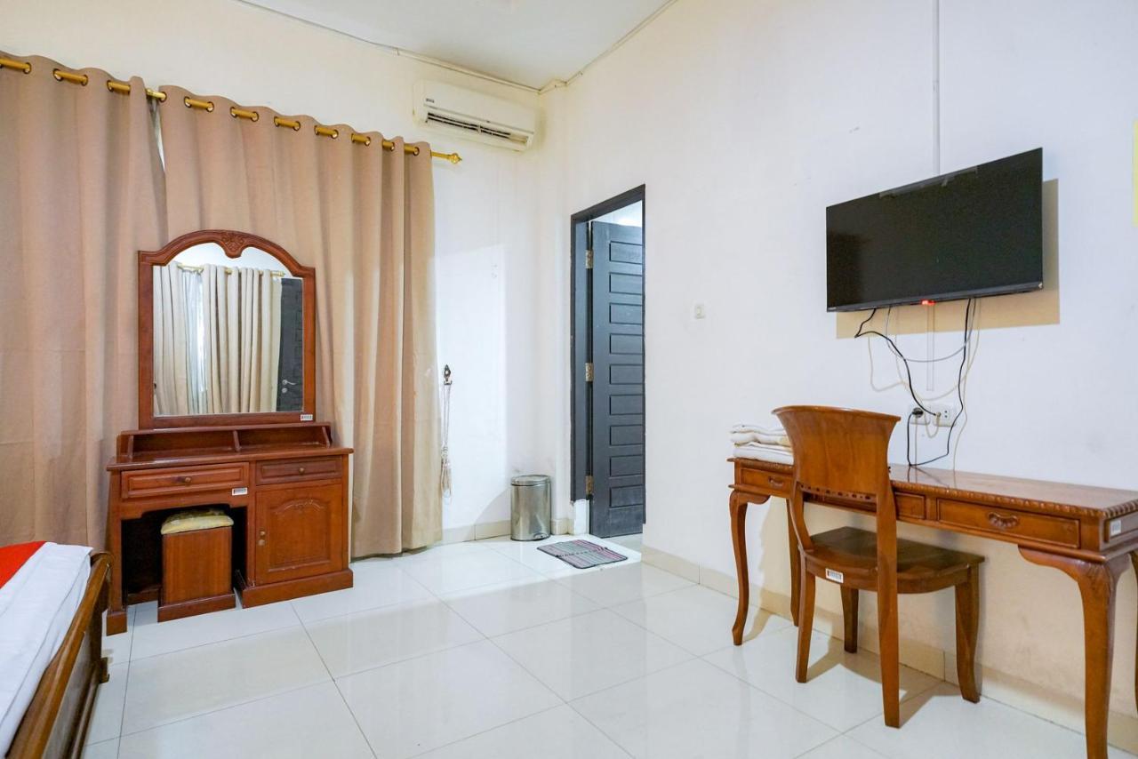 Reddoorz @ Avros Guest House Medan Exterior photo