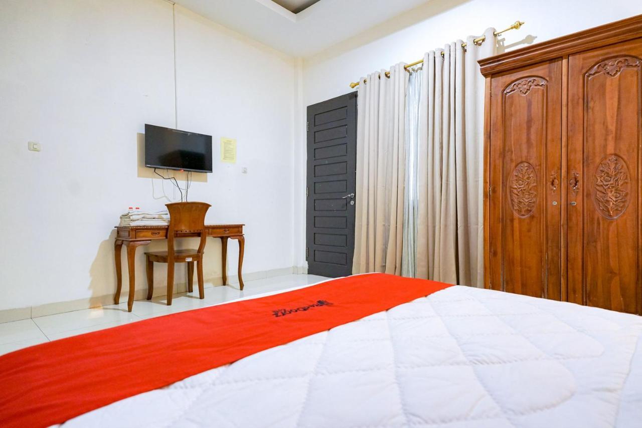 Reddoorz @ Avros Guest House Medan Exterior photo